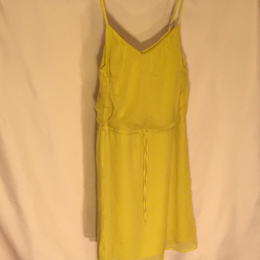 Medium yellow dress